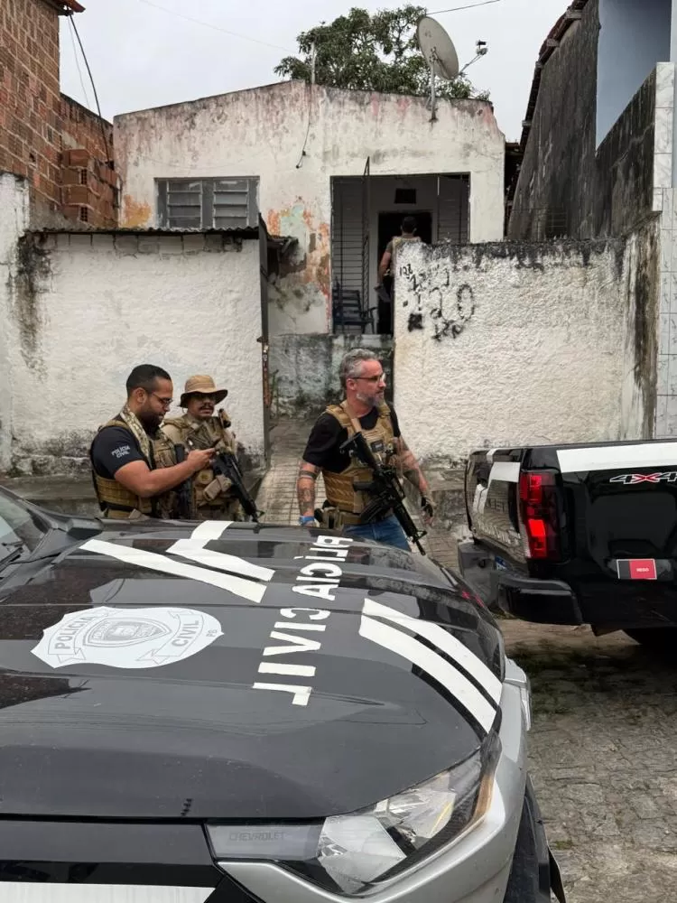 Polícia Civil prende suspeito de integrar facção criminosa e atuar no tráfico de drogas em Campina Grande