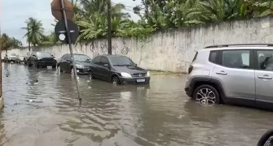 Inmet emite alerta de chuvas intensas para quase 90 cidades da Paraíba