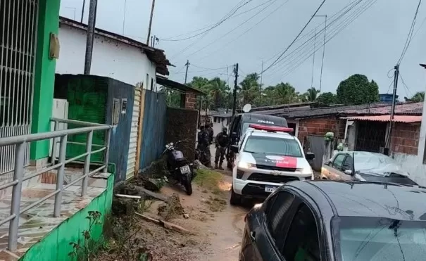 Cinco pessoas são presas e grande quantidade de drogas é apreendidas durante operação que mira organização criminosa, na PB