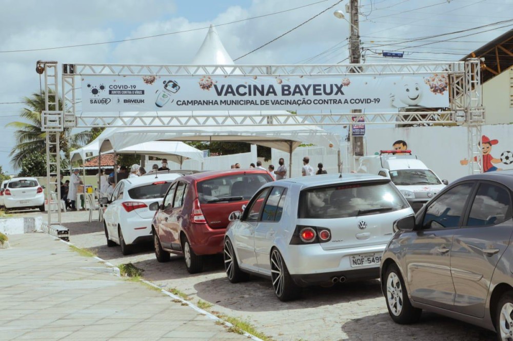 Vacinação em Bayeux. Reprodução: Internet.
