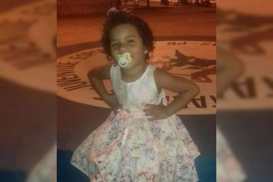 Ana Laura, criança de 3 anos faleceu após espancamento. Reprodução: Internet.