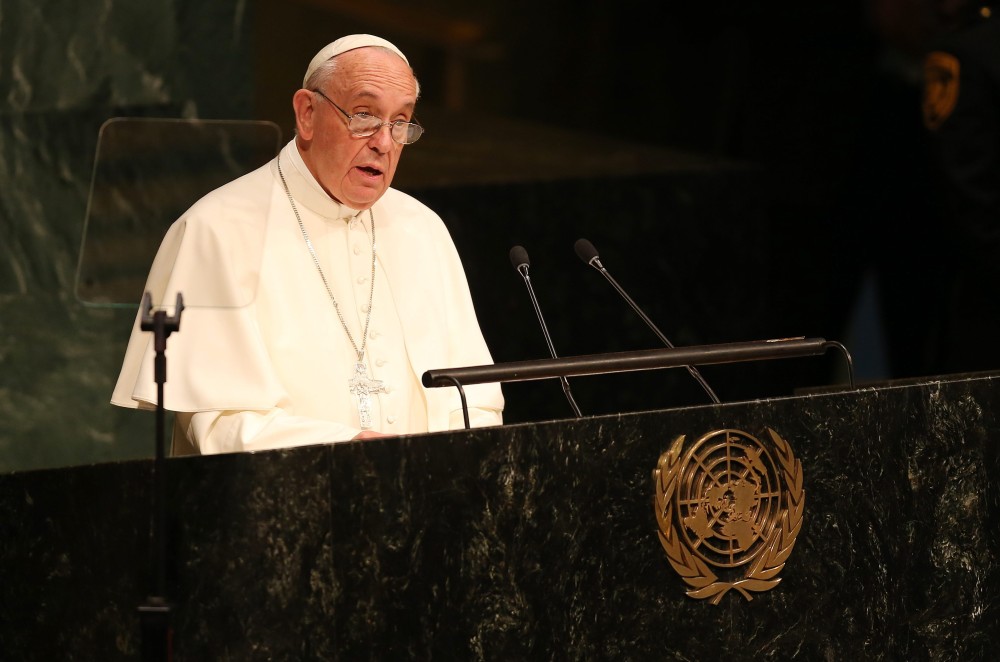 epa04948727 Pope Francis speaks to the United Nations on the eve of the General Debate of the UN General Assembly in New York, New York, USA, 25 September 2015. Pope Francis is on a five-day trip to the USA, which includes stops in Washington DC, New York