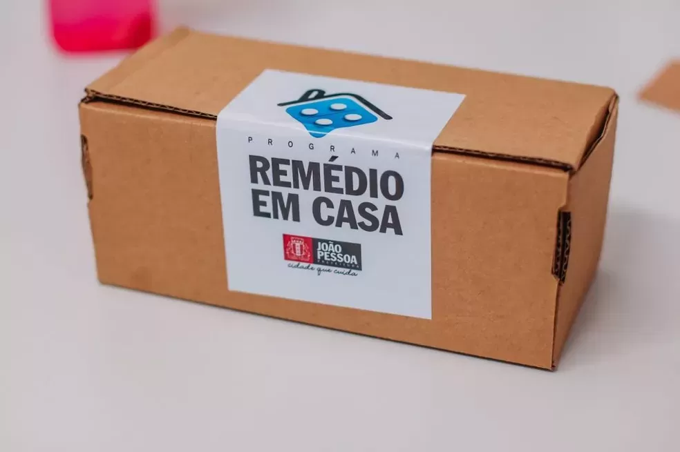 Caixa com medicamentos do programa 