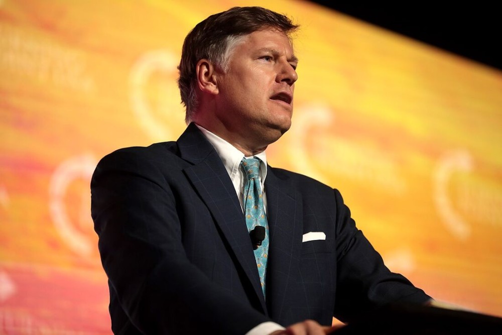 O vice-secretário do Departamento de Estado dos EUA, Christopher Landau - Foto: Wikimedia Commons