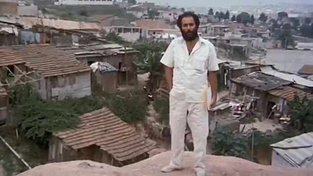 Hector Babenco no prólogo do filme 