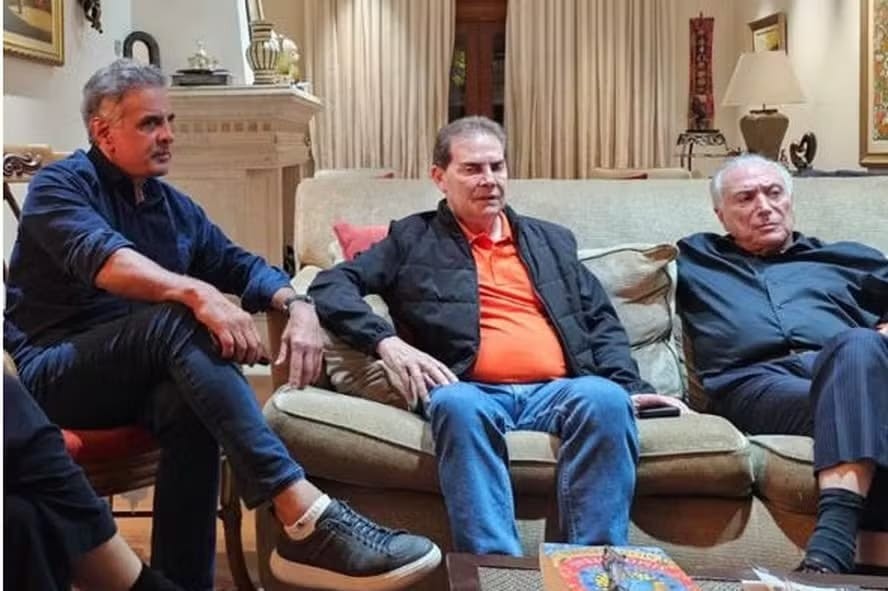 Aécio Neves, Paulinho da Força e Michel Temer