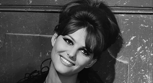 Claudia Cardinali em “8 1/2” (1963) de Federico Fellini
