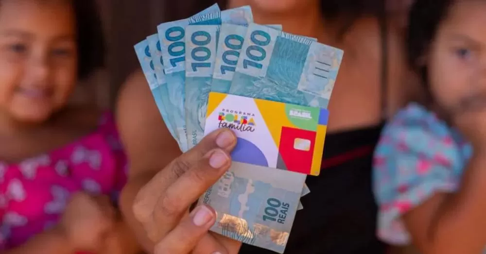 Caixa paga R$ 683,42 em média no Bolsa Família nesta sexta-feira