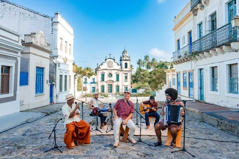 Vencedores do Grammy Latino e do Prêmio Multishow, João Gomes, Mestrinho e Jota Pê levam o projeto Dominguinho à Paraíba