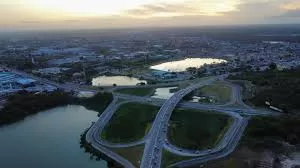 Prefeitura notifica Cagepa e Sudema após indícios de poluição em lagoa do Parque das Três Lagoas, em João Pessoa