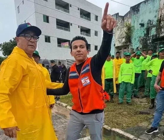 'Nosso foco é reconstruir vidas', diz Jackson Alvino após chuvas em Santa Rita