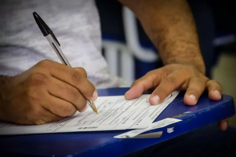 Prefeitura paraibana abre concurso com mais de 100 vagas e salários de até R$ 7 mil